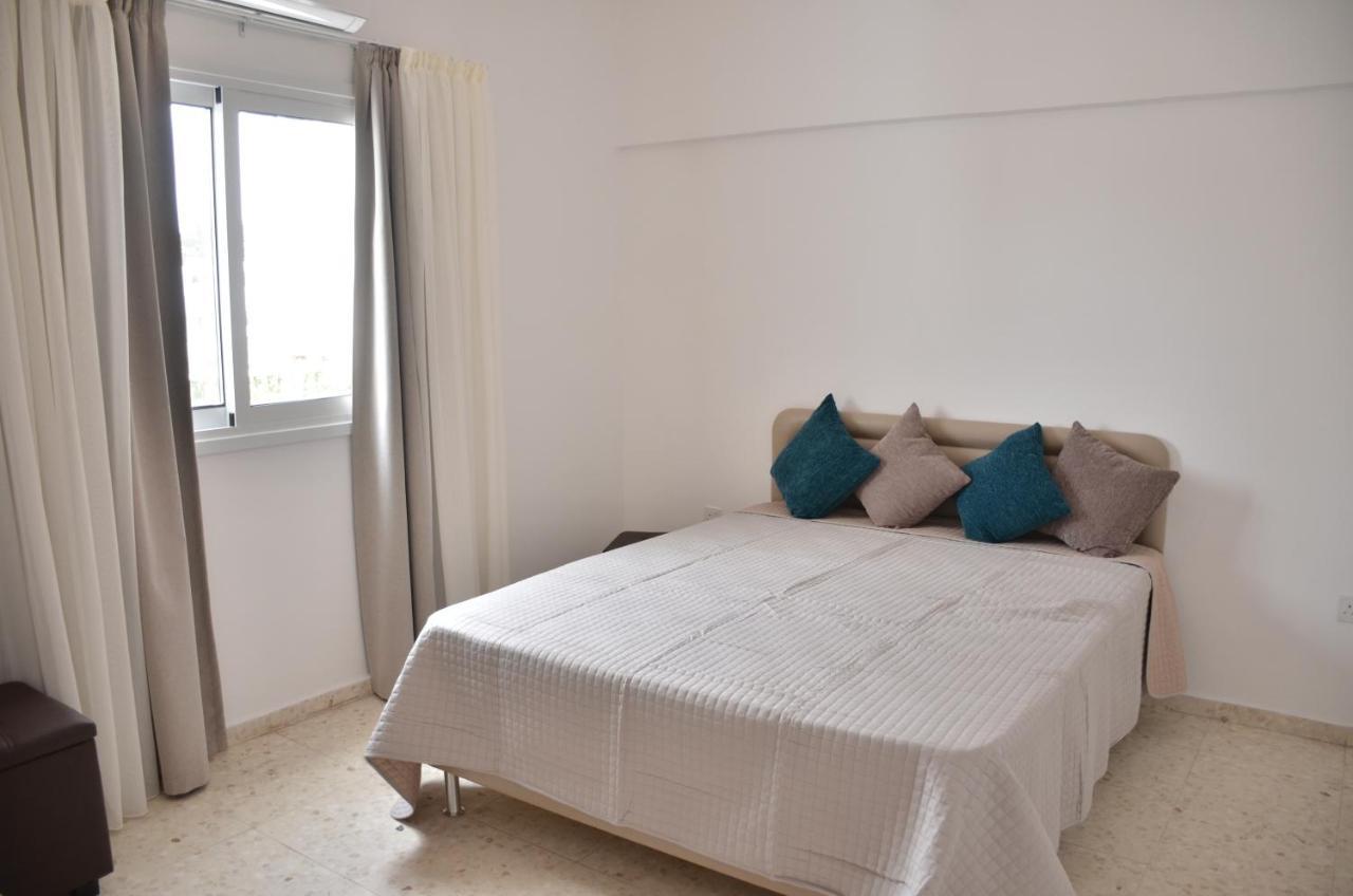 Almyria Apartments - By Imh Travel & Tours Paphos Buitenkant foto
