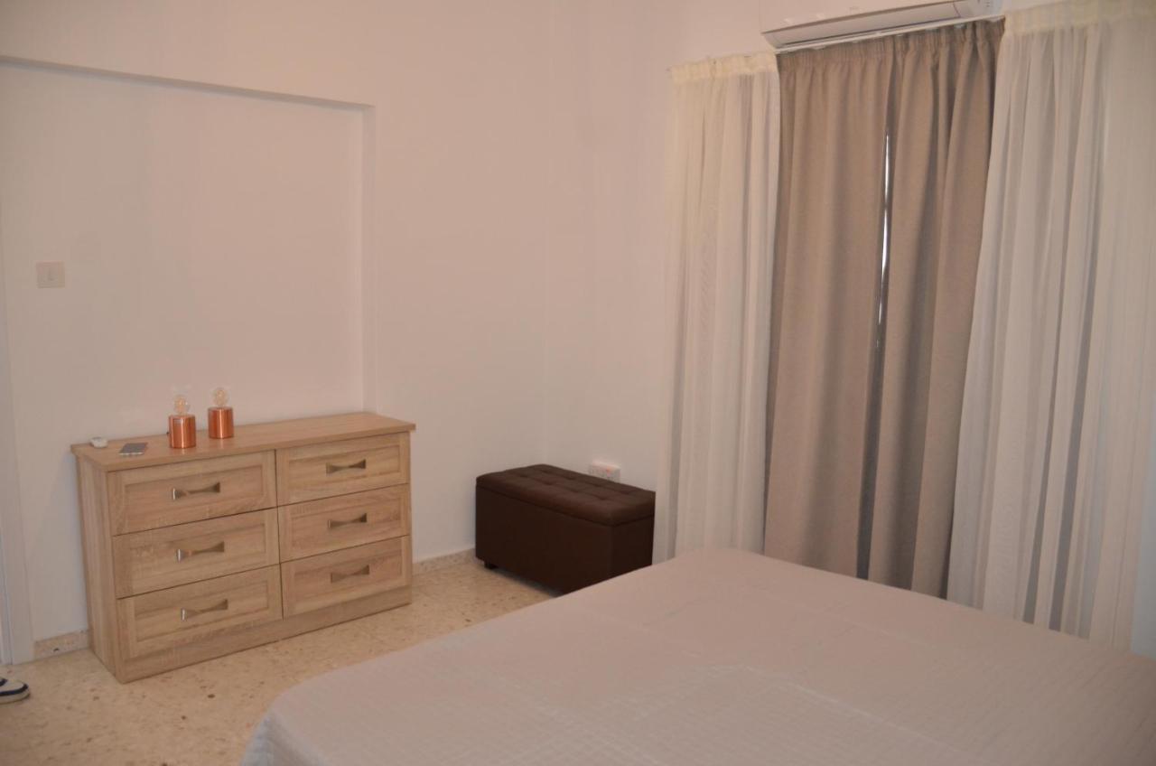 Almyria Apartments - By Imh Travel & Tours Paphos Buitenkant foto