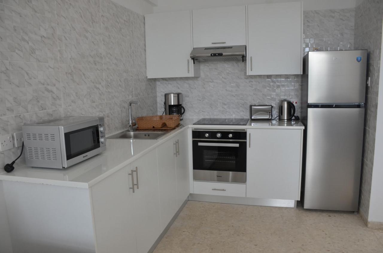 Almyria Apartments - By Imh Travel & Tours Paphos Buitenkant foto