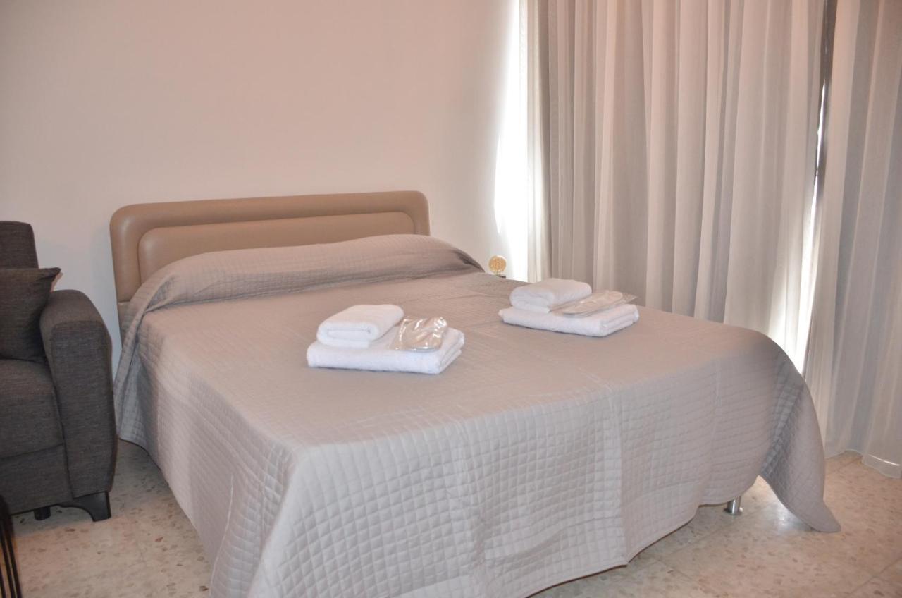 Almyria Apartments - By Imh Travel & Tours Paphos Buitenkant foto